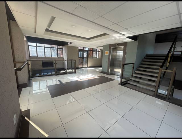 98M² OFFICE TO LET IN JANSENPARK
